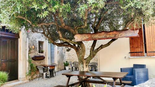 Les Gîtes sous l' Olivier en Camargue