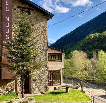 Les Nous Hotel