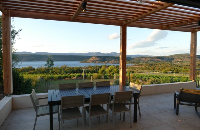 Les Terrasses du Salagou - Superb view of the lake