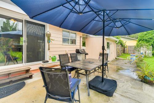 Less Than 3 Mi to Dtwn Pet-Friendly Sarasota Stay with Yard