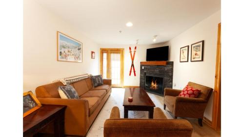 Lift 1 Lookout - NEW PROPERTY - WiFi - Ski Locker - Mountain Views - Shops - Restaurants