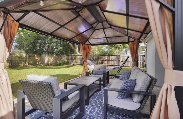 Escapada gris claro a menos de 2 millas de mayo, a 4 millas de la playa