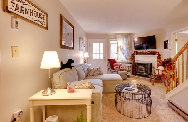 Lincoln Condo about 2 Mi to Loon Mountain Resort!