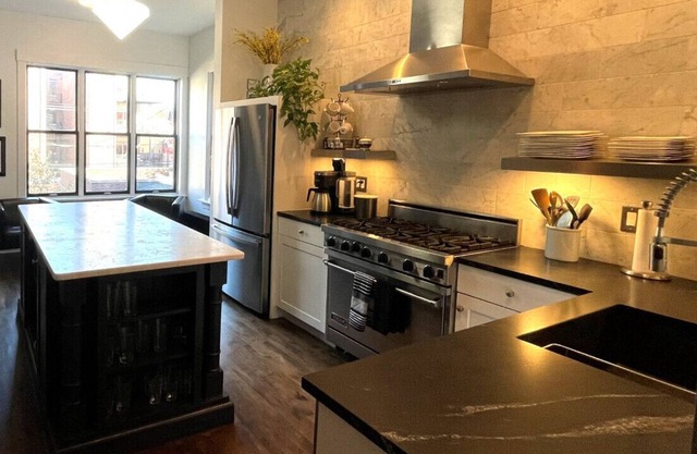 Lincoln Park Centrally Located