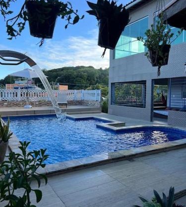 Linda casa em Enseada dos Corais