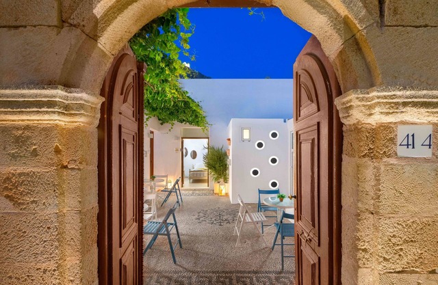 Lindos Citrin Suites