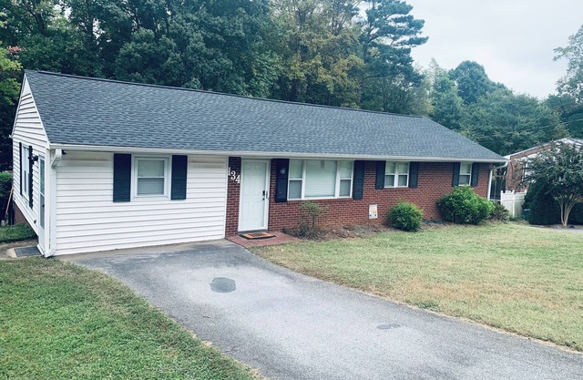 Little Granny's House - 3 Bedroom, 1 Bath