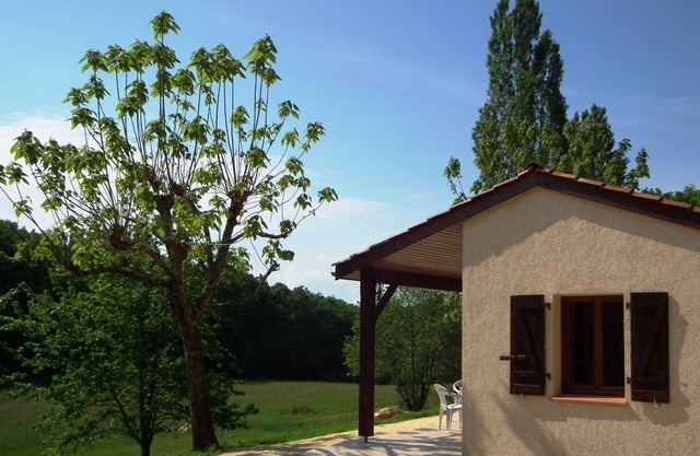 Maisonette PMR con vistas al prado - excelente Holiday Village **** en Périgord negro