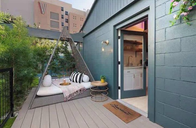 Quaint Studio for 2 in the Heart of Little Italy!