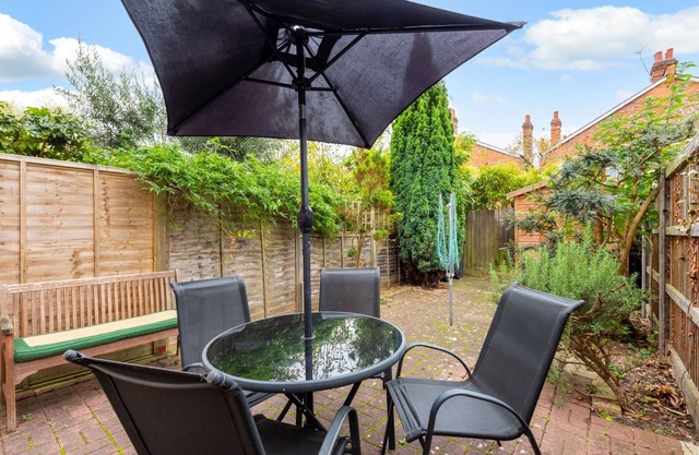 Livesey Close with 2 bedrooms and 1 bathrooms