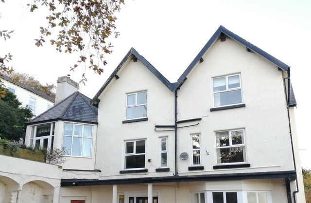 Llanddulas Hall, large coastal property with panoramic views