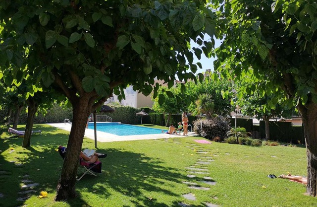 LLOGUER30 Apartamento Lotus, piscina y parquing