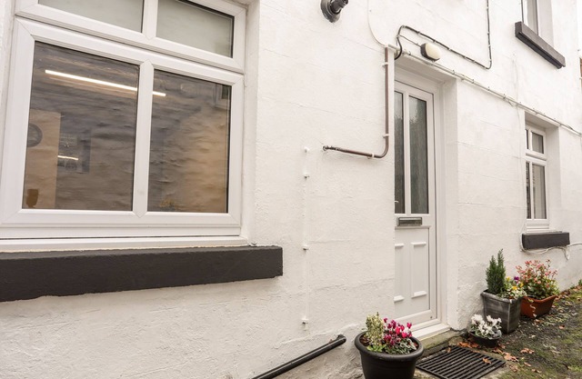 LLYS MAIR, romantic, character holiday cottage in Bala