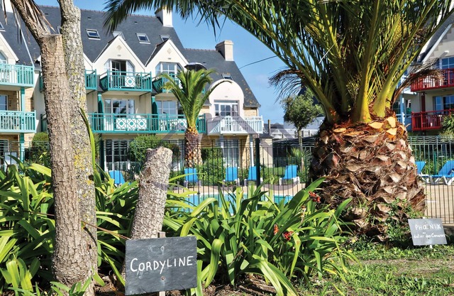 LocaLise - Apartment A28 au Guilvinec - Sea view, swimming pool view - All on foot