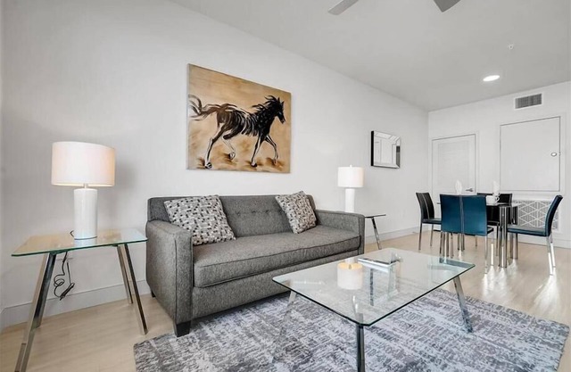Locat eats nearby 1 BR w/ Full kitchen & Pool