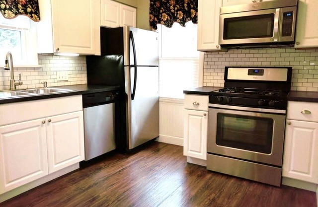 ★Location is Everything @ The Kenwood★