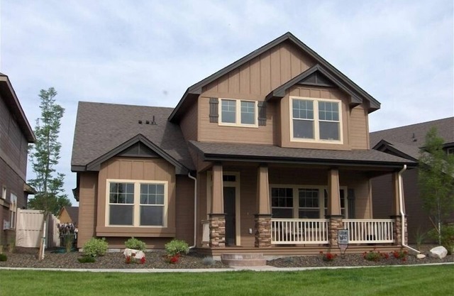 Ubicación, ubicación - Nuevo diseño Custom Home en Eagle