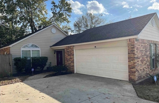 Location!! Minutes from L’Auberge/LSU/DOWNTOWN