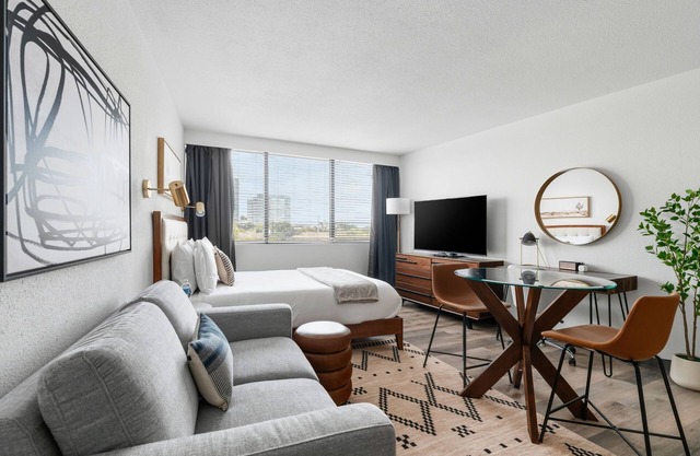 Lodgeur | Studio near Rice Village | Upper Kirby