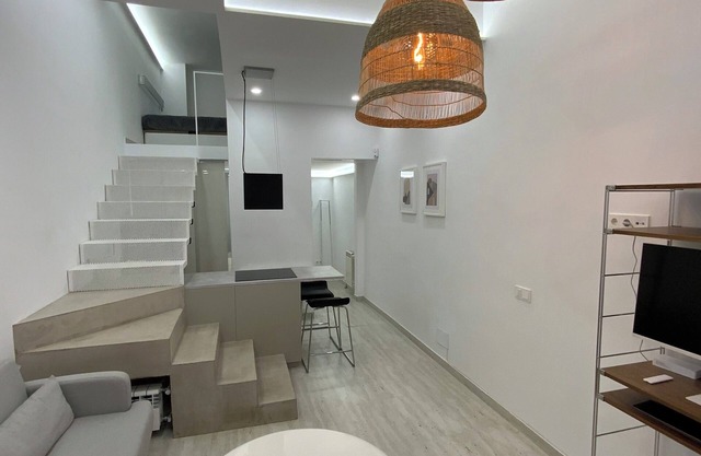 Loft de 2 recámaras y 2 baños. Cerca del Santiago Bernabéu.