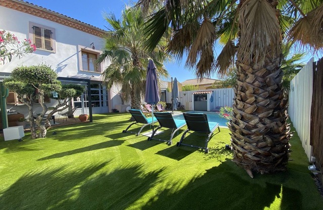 Casa estilo loft con piscina a 2km de la playa.
