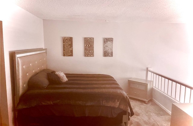 loft style unit... perfect for a relaxing getaway,15 min from shopping and more!