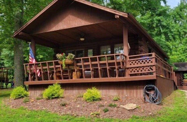 Log Cabin 3 at Osborn Boat Ramp on Patoka Lake