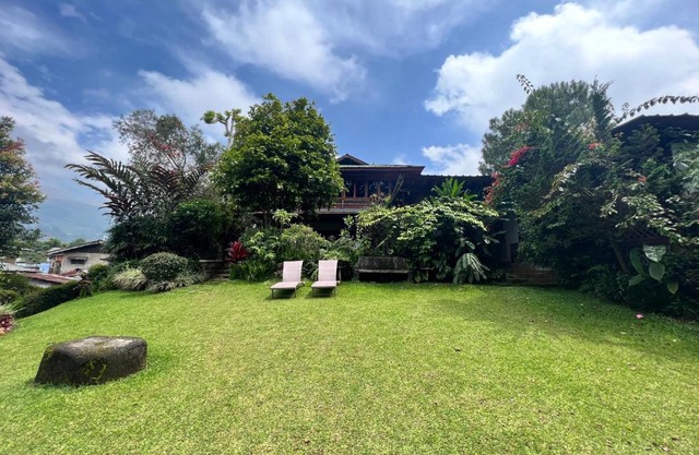 Log Cabin Mountain View Tugu Selatan Cisarua