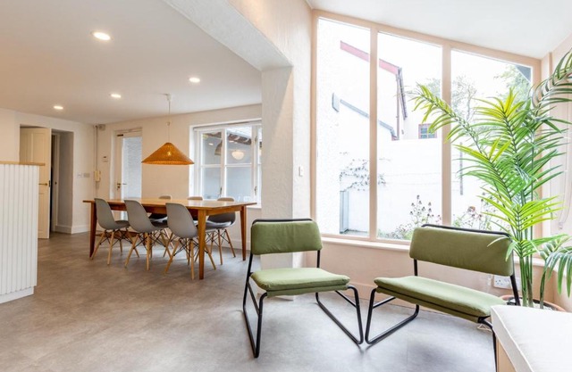 London House, a stylish family home for 6.