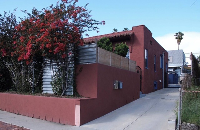 High Ceilings, Free Style Home in Silver Lake @ 3501 London St