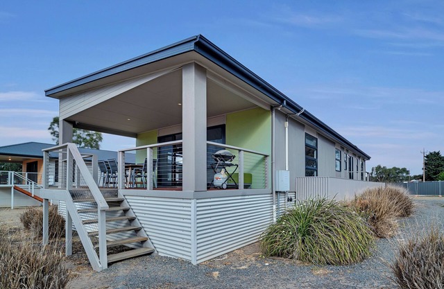 Long Island Retreat: Pelican. The Perfect Riverside Family Getaway.