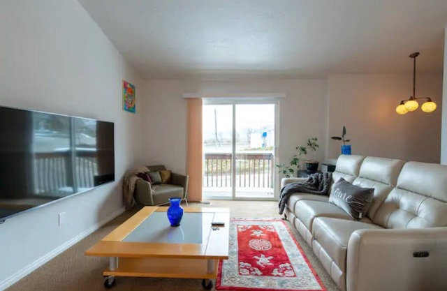 LongTerm Twin Home 3Bdrm 2Bth Pets* TNJW Best Area