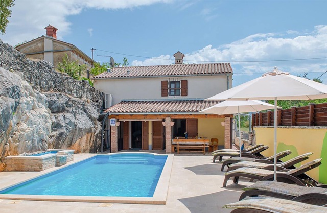 Alojamiento de 3 habitaciones en Plomin