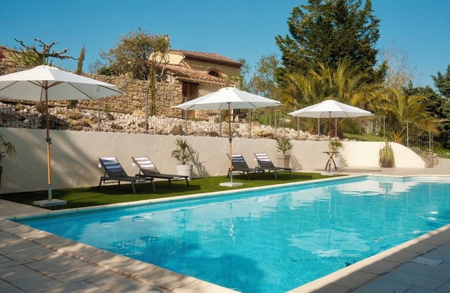 L’Ostalet: a peaceful countryside retreat near Mirepoix w/ large heated pool