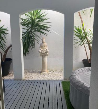 loue appartement 40 m2 Avec son patio jacuzzi
