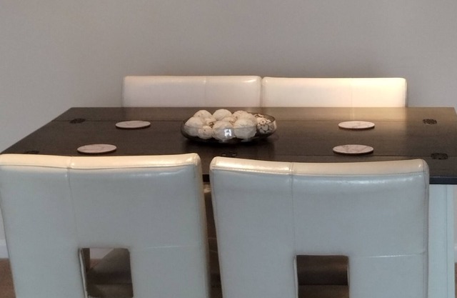 Lovely 2 bed 2 bath rental w/ balcony/fireplace near DC