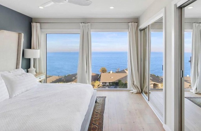Lovely 2 Bed Condo in heart of Malibu / Sea Views