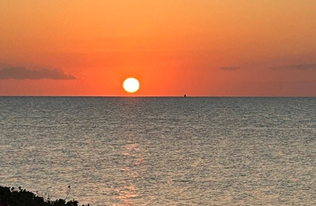 Lovely 2-bedroom condo in Key Largo with private beach, WiFi and fitness room