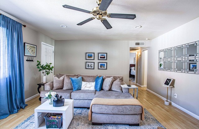 Lovely 2-Bedroom Rental Unit With Indoor Fireplace