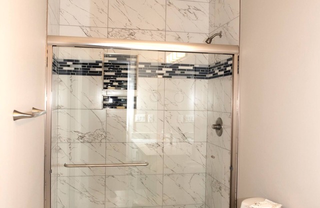 Lovely 2-bedrooms serviced apartment!