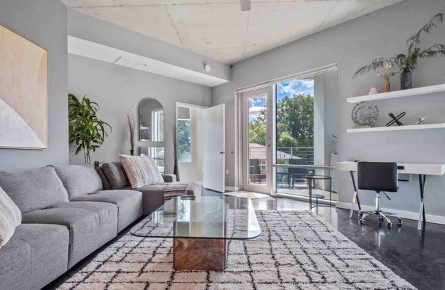 Lovely 2BD 2BTH Thorton Park Condo w/ secure parking
