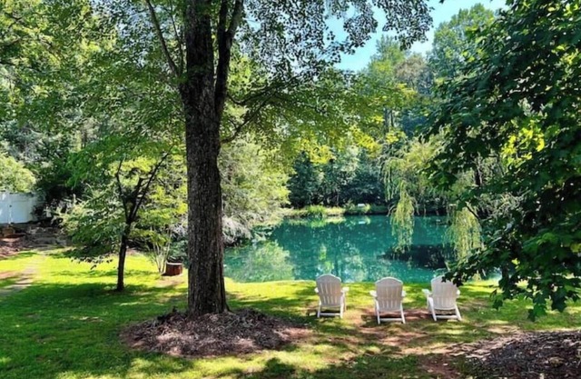 Lovely 2BR Guesthouse in Greenville Near Furman w/ Pond Views & Fire Pit