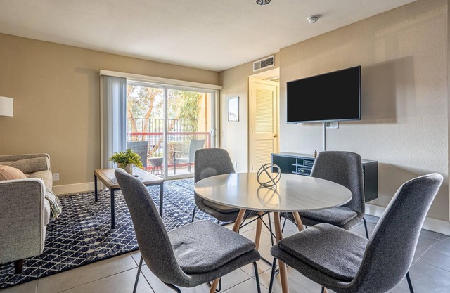 Lovely 2BR in San Mateo, Pool + Pet-Friendly