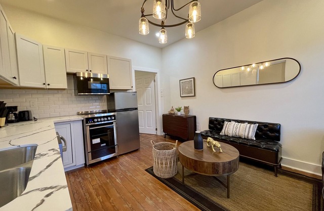 Lovely 3 Bedroom Shotgun Home - 15 Minutes to French Quarter