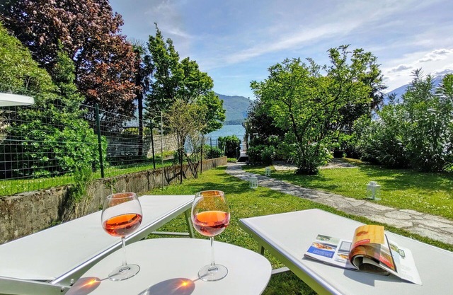 Bonito apartamento para 4 personas con WIFI, TV, patio y mascotas permitida