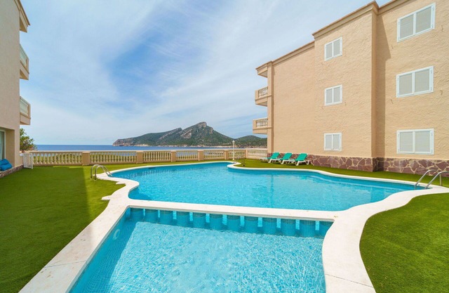 Precioso apartamento para 2 personas con WIFI, A/C, piscina, TV y balcón