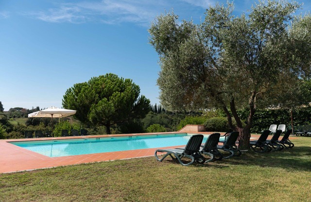 Hermoso apartamento para 8 personas con piscina, jacuzzi, WIFI y mascotas permitida