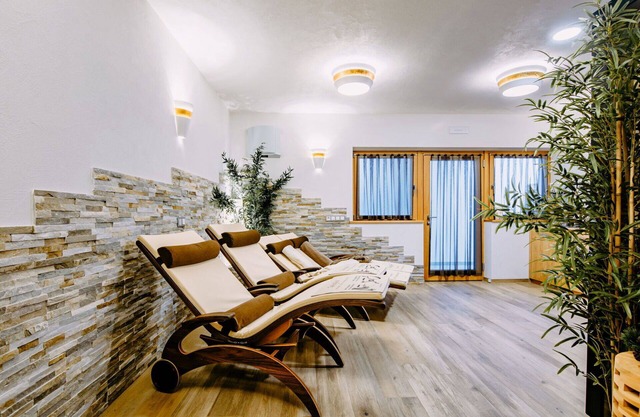 Hermoso apartamento para 14 personas con WIFI, TV, terraza y aparcamiento