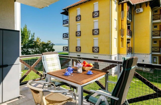 Hermoso apartamento para 4 personas con A/C, WIFI, TV, balcón y aparcamiento