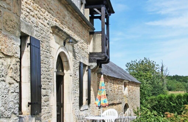 Acogedor apartamento en villa para 6 personas con WIFI, TV, balcón y mascotas permitida